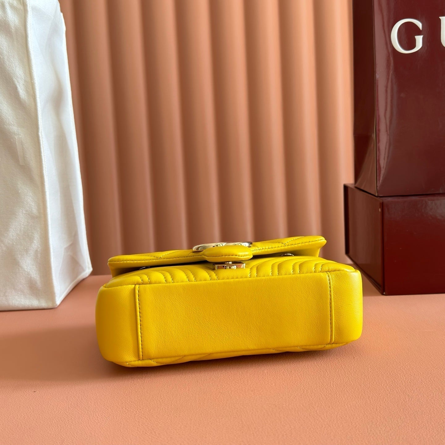GUCCI 26S  MARMONT BAG 22 IN YELLOW LAMBSKIN