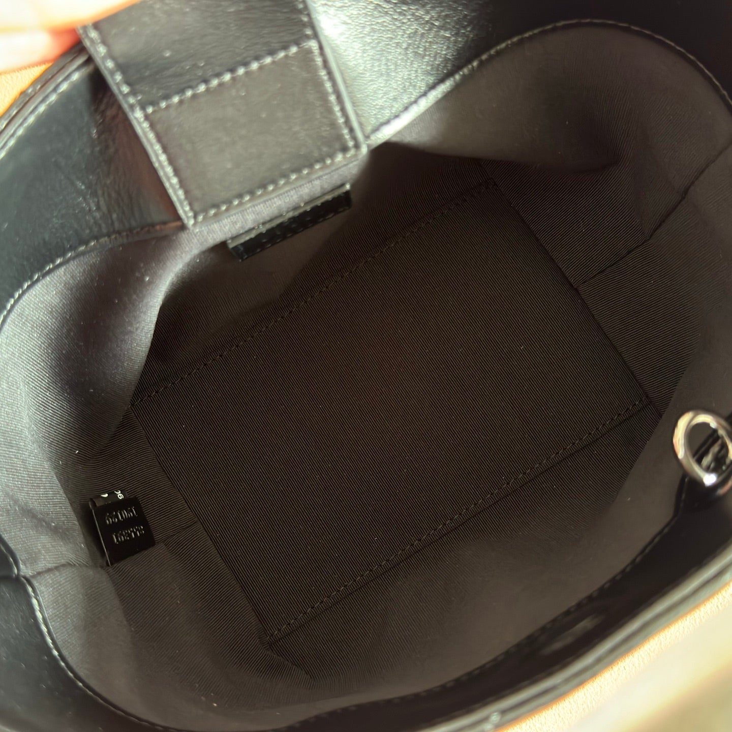 GUCCI 26S  MARMONT TOTE BAG 17 IN BLACK CALFSKIN