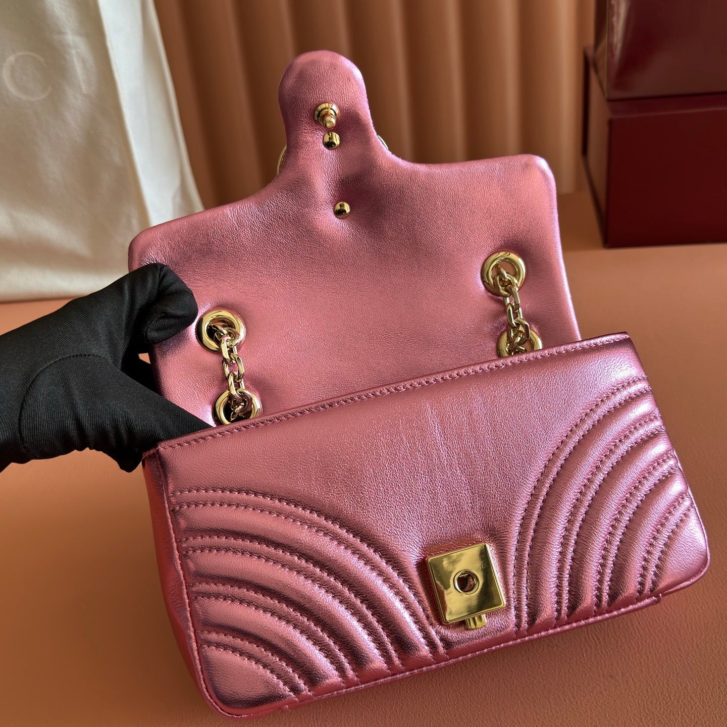 GUCCI 26S  MARMONT BAG 22 IN METALLIC PINK LAMBSKIN