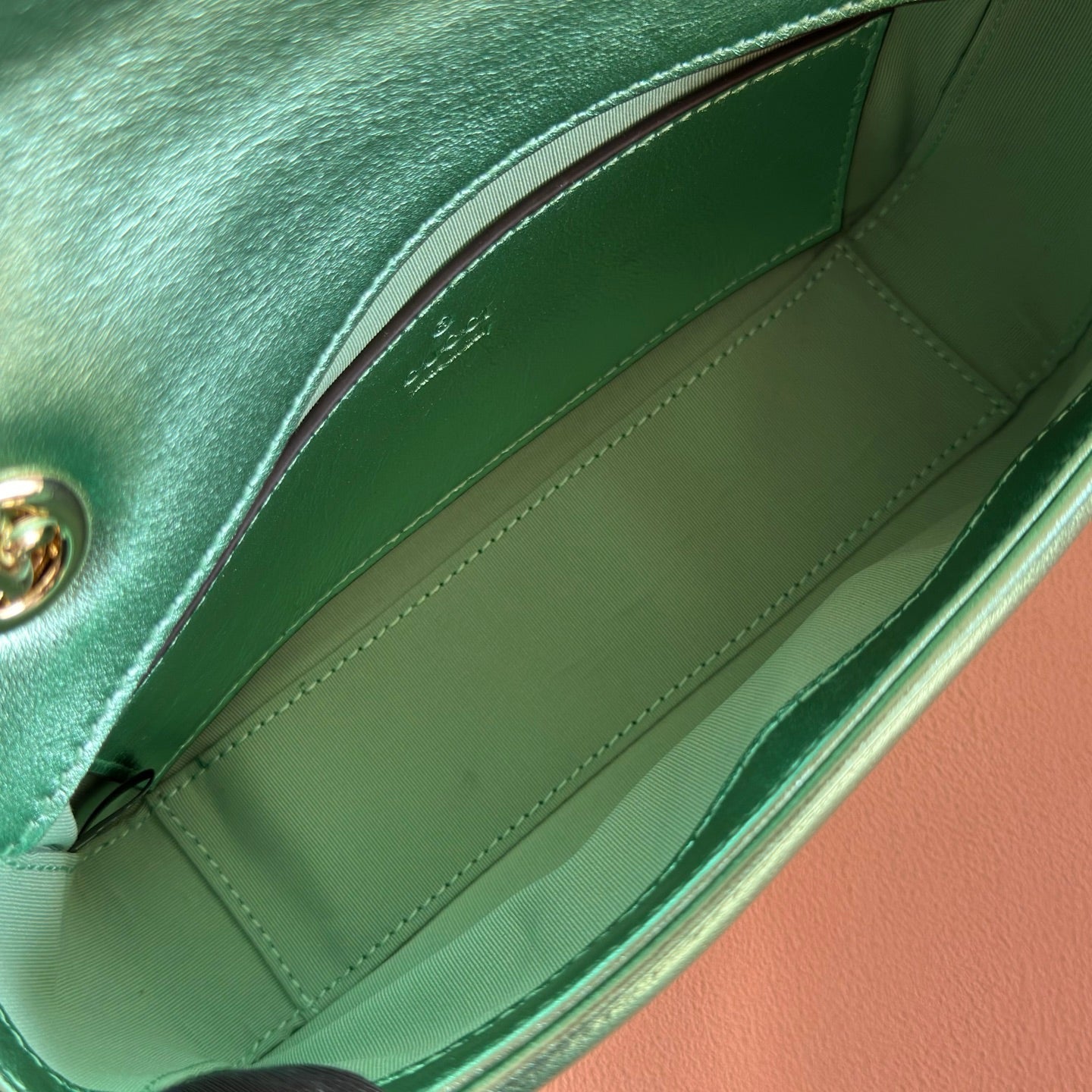 GUCCI 26S  MARMONT BAG 22 IN METALLIC PALE GREEN LAMBSKIN