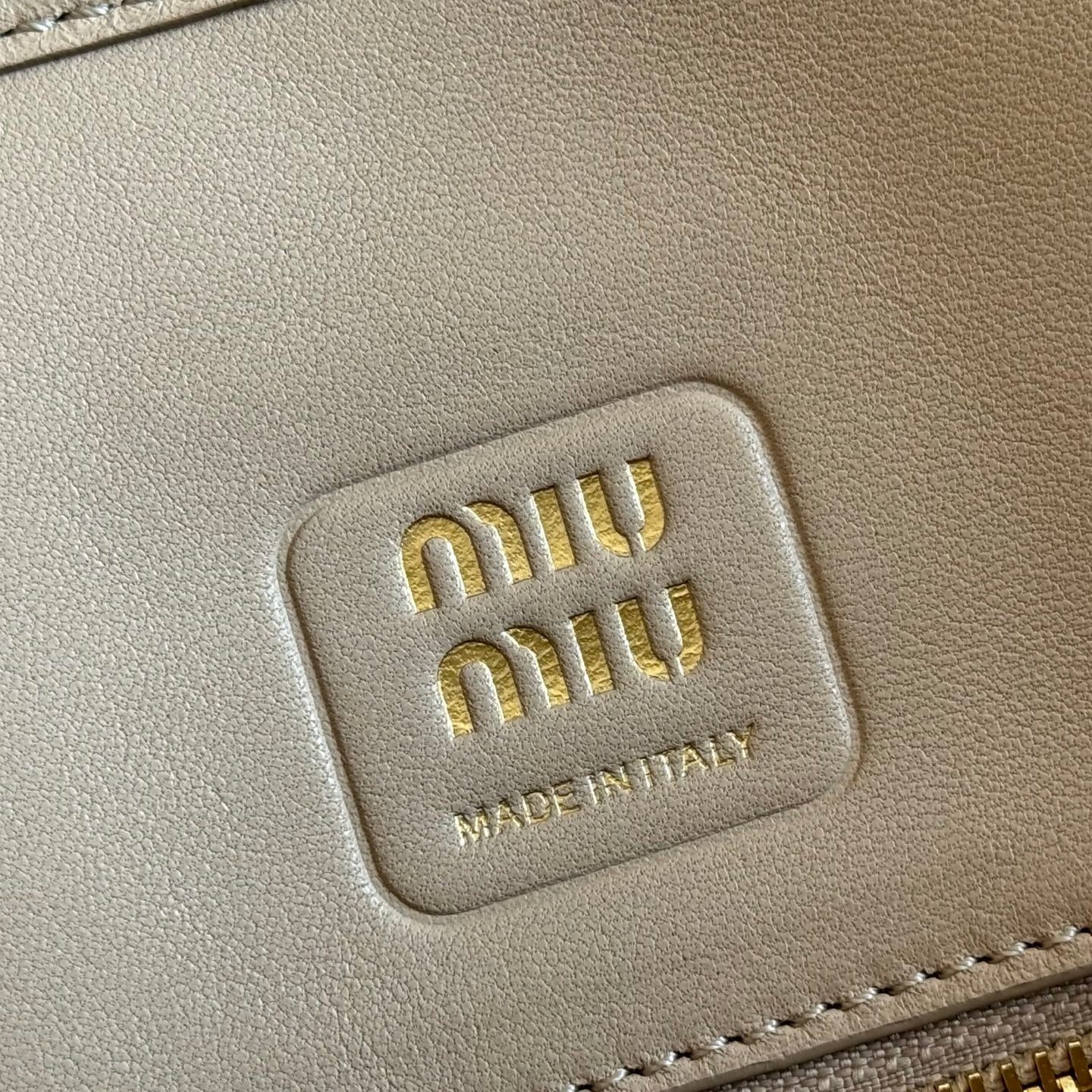 MIUMIU 26S BORSA AVENTURE BAG 44 IN DARK BEIGE LAMBSKIN GOLD HARDWARE