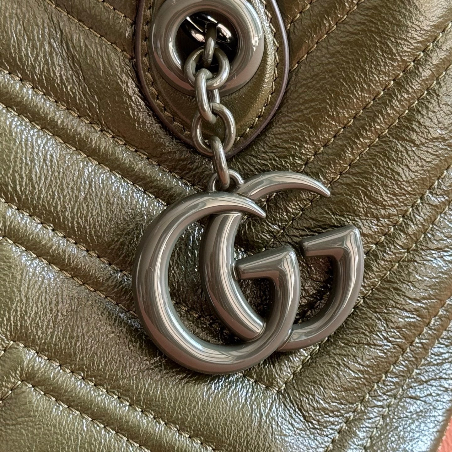 GUCCI 26S  MARMONT TOTE BAG 17 IN MOSS GREEN CALFSKIN