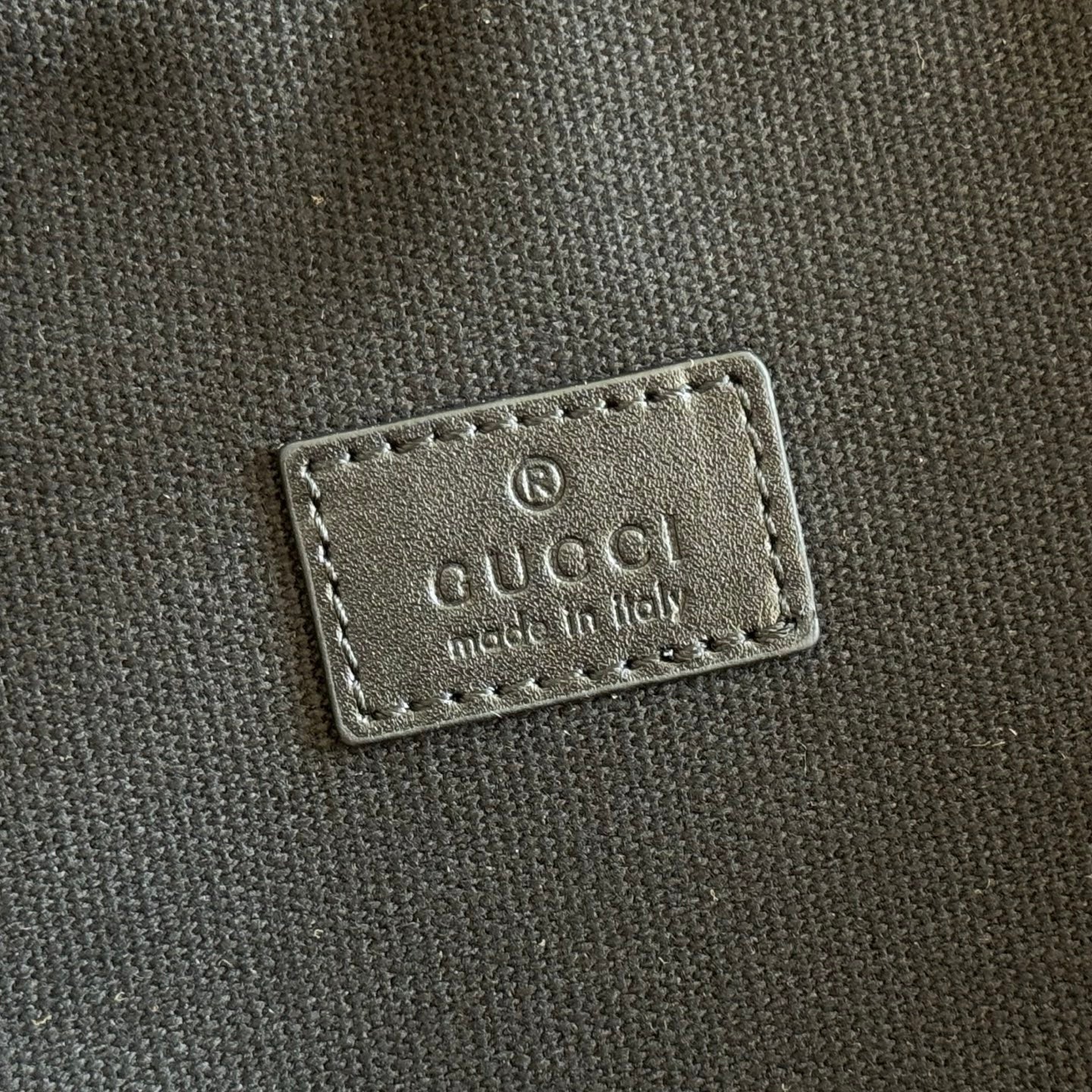 GUCCI 26S CROSSBODY BAG 28 IN BLACK EMBOSSED CALFSKIN