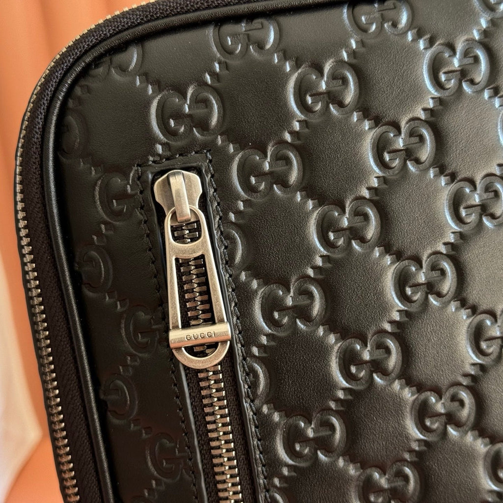 GUCCI 26S CROSSBODY BAG 28 IN BLACK EMBOSSED CALFSKIN