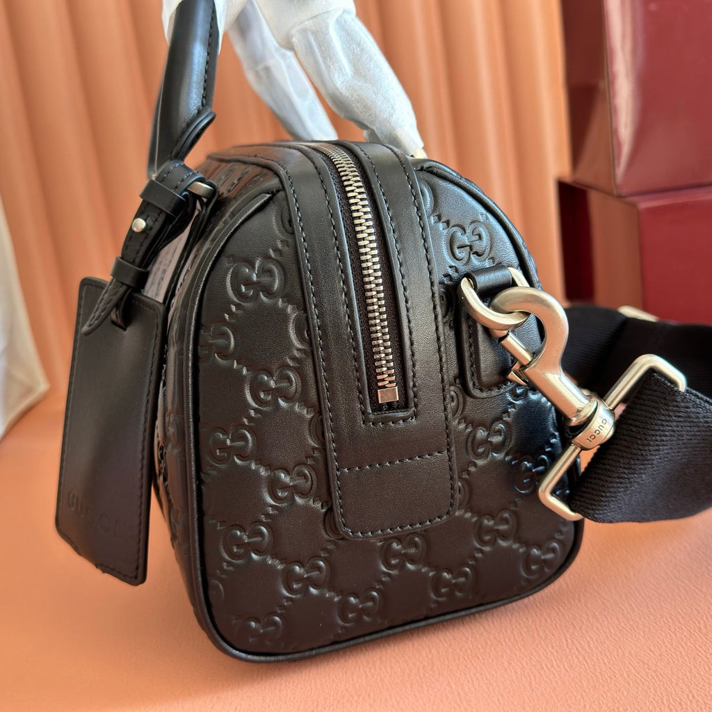 GUCCI 26S EMBLEM DUFFLE BAG 25 IN BLACK EMBOSSED CALFSKIN