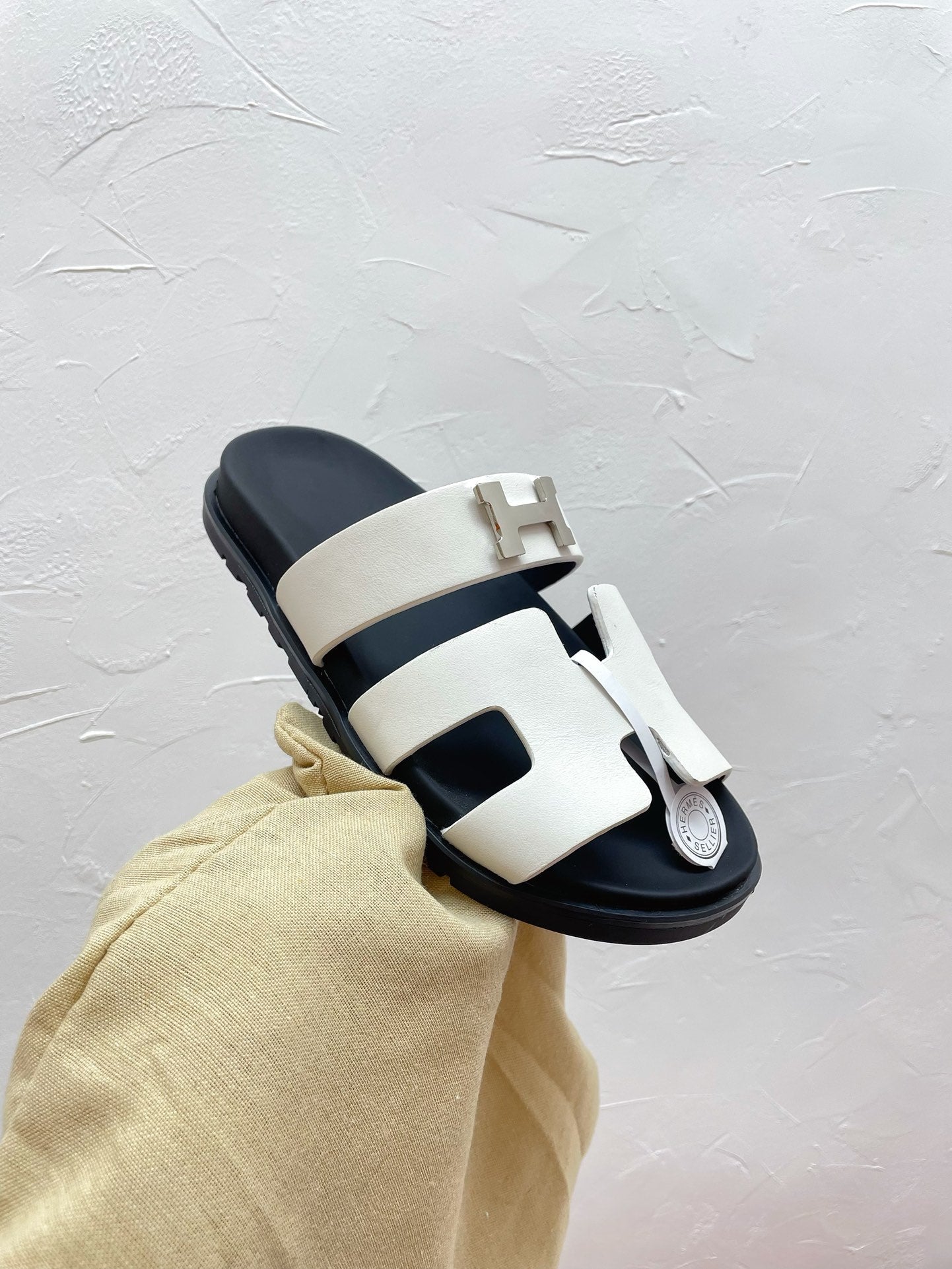 HERMES CHYPRE SANDAL WHITE LAMBSKIN WITH H BUCKLE