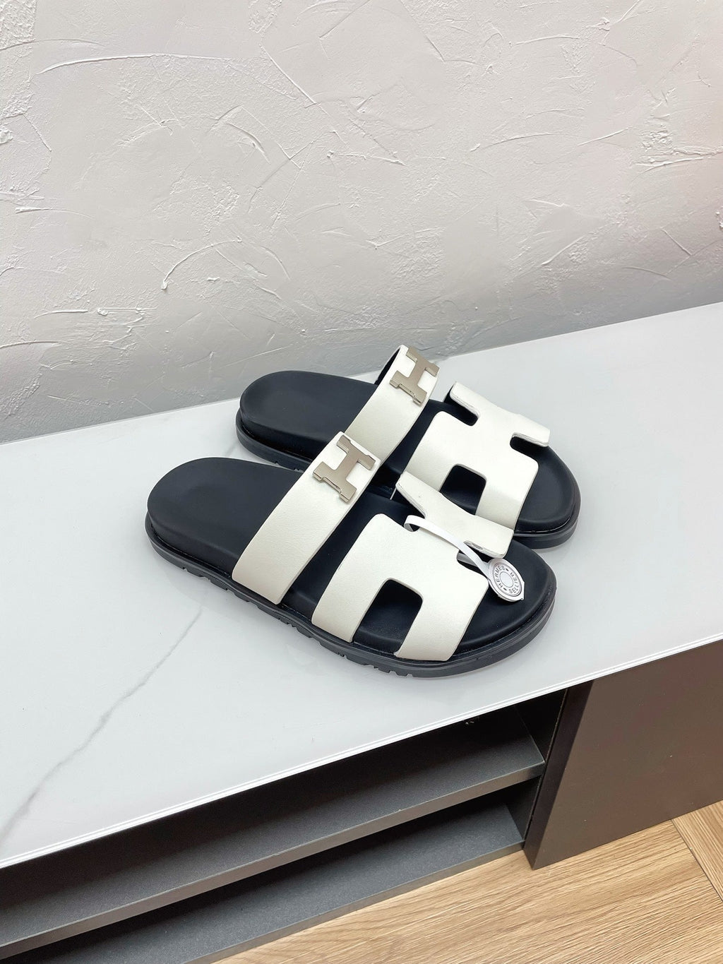 HERMES CHYPRE SANDAL WHITE LAMBSKIN WITH H BUCKLE