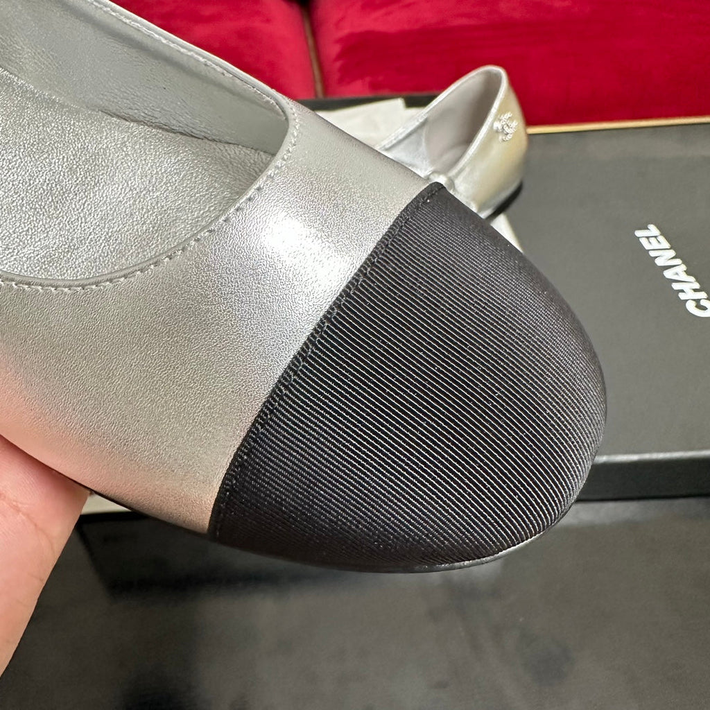 CHANEL MARY JANE ROUND TOE IN SILVER CALFSKIN AND BLACK SATIN