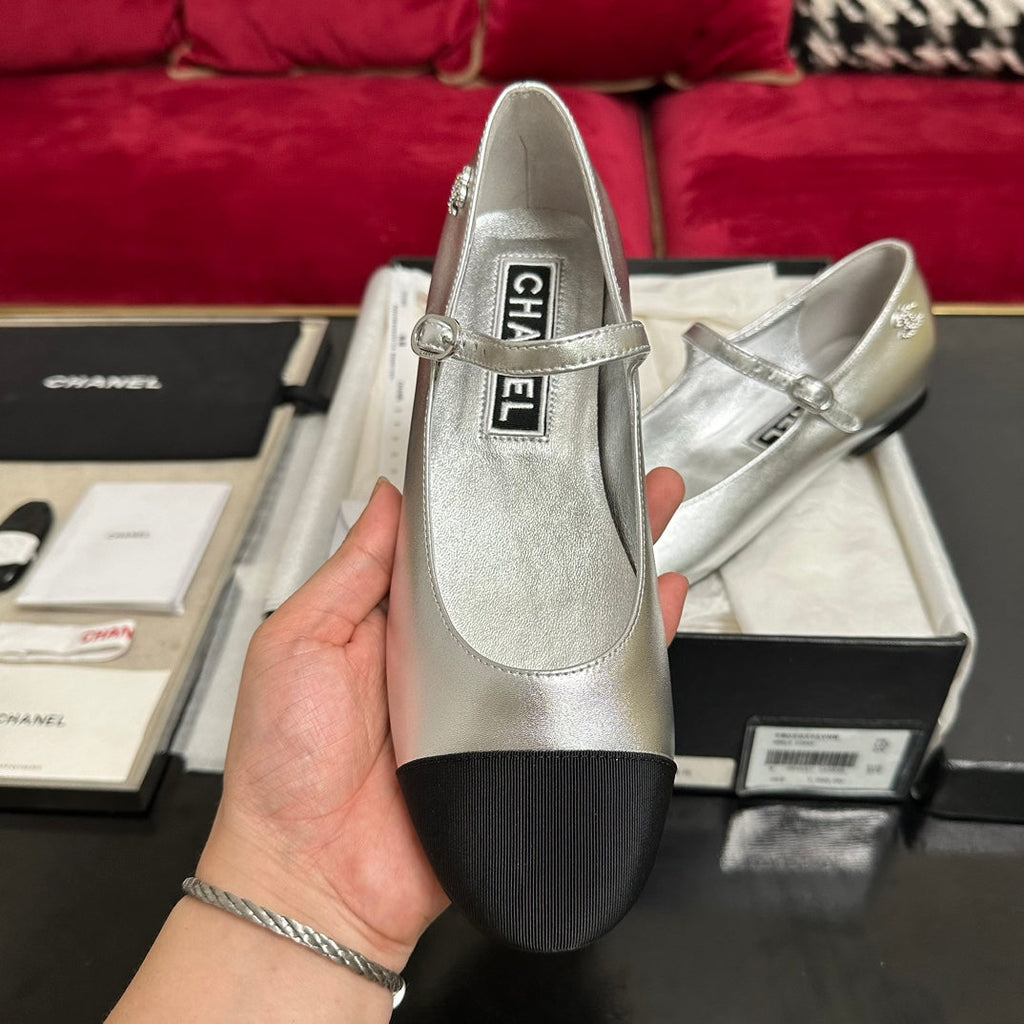 CHANEL MARY JANE ROUND TOE IN SILVER CALFSKIN AND BLACK SATIN