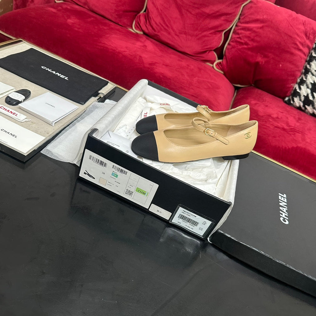 CHANEL MARY JANE SHOES IN BEIGE CREAM CALFSKIN AND BLACK SATIN