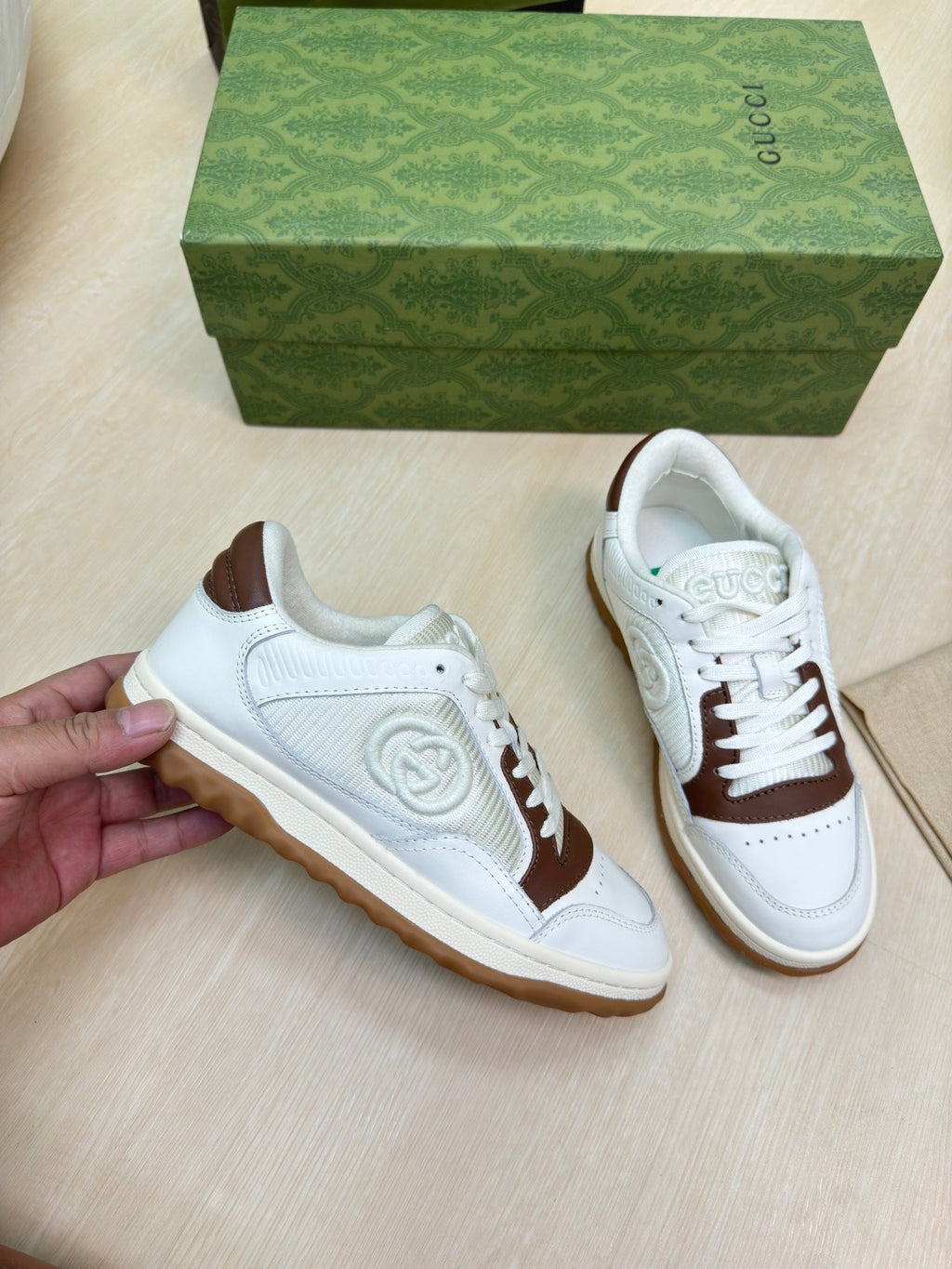 GUCCI INTERLOCKING G SNEAKER WHITE BROWN CALFSKIN AND FABRIC