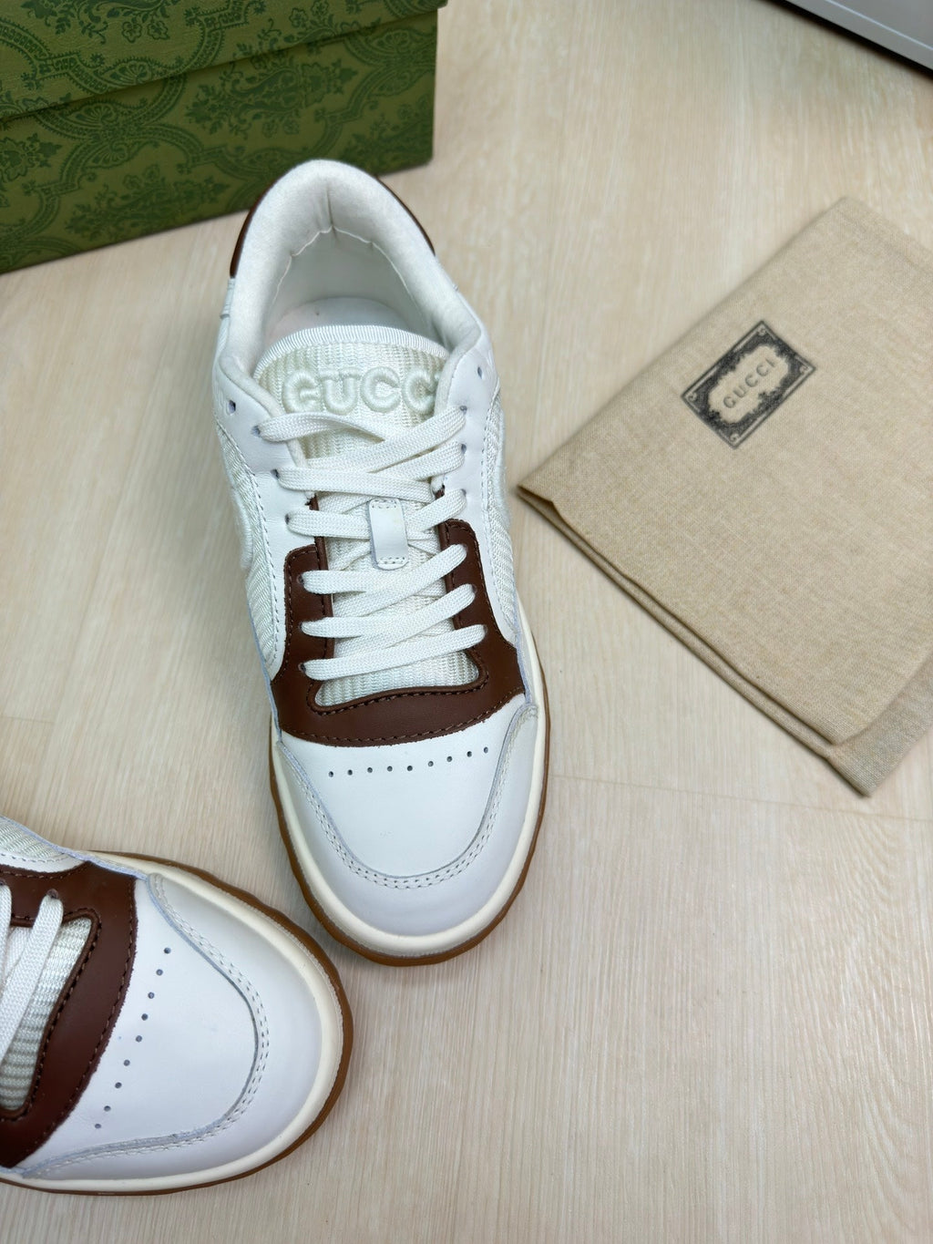 GUCCI INTERLOCKING G SNEAKER WHITE BROWN CALFSKIN AND FABRIC