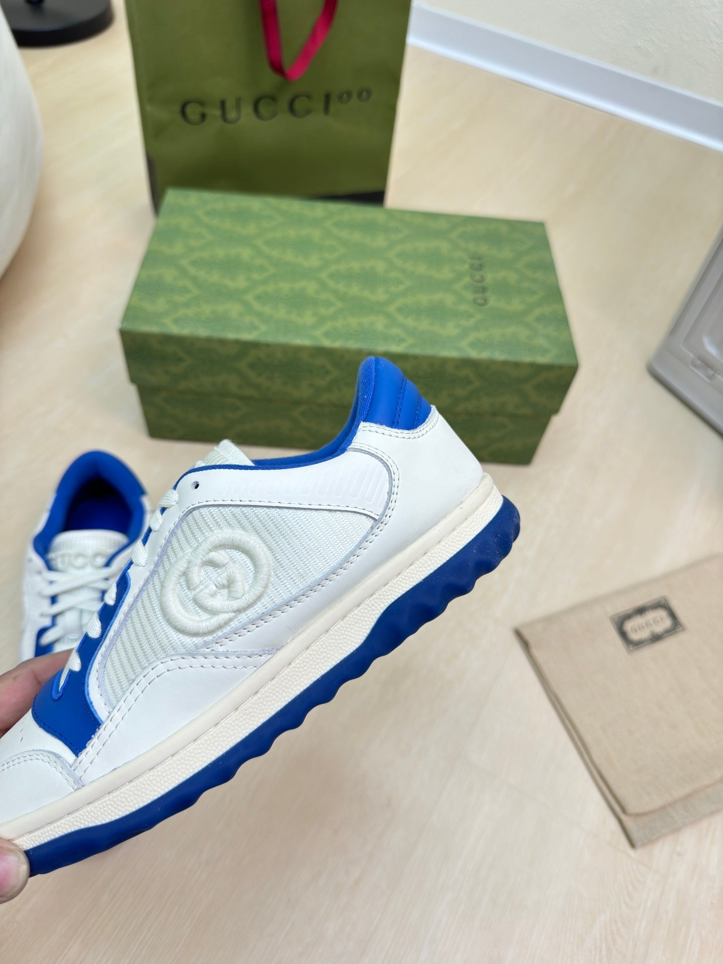 GUCCI INTERLOCKING G SNEAKER BLUE WHITE CALFSKIN AND FABRIC