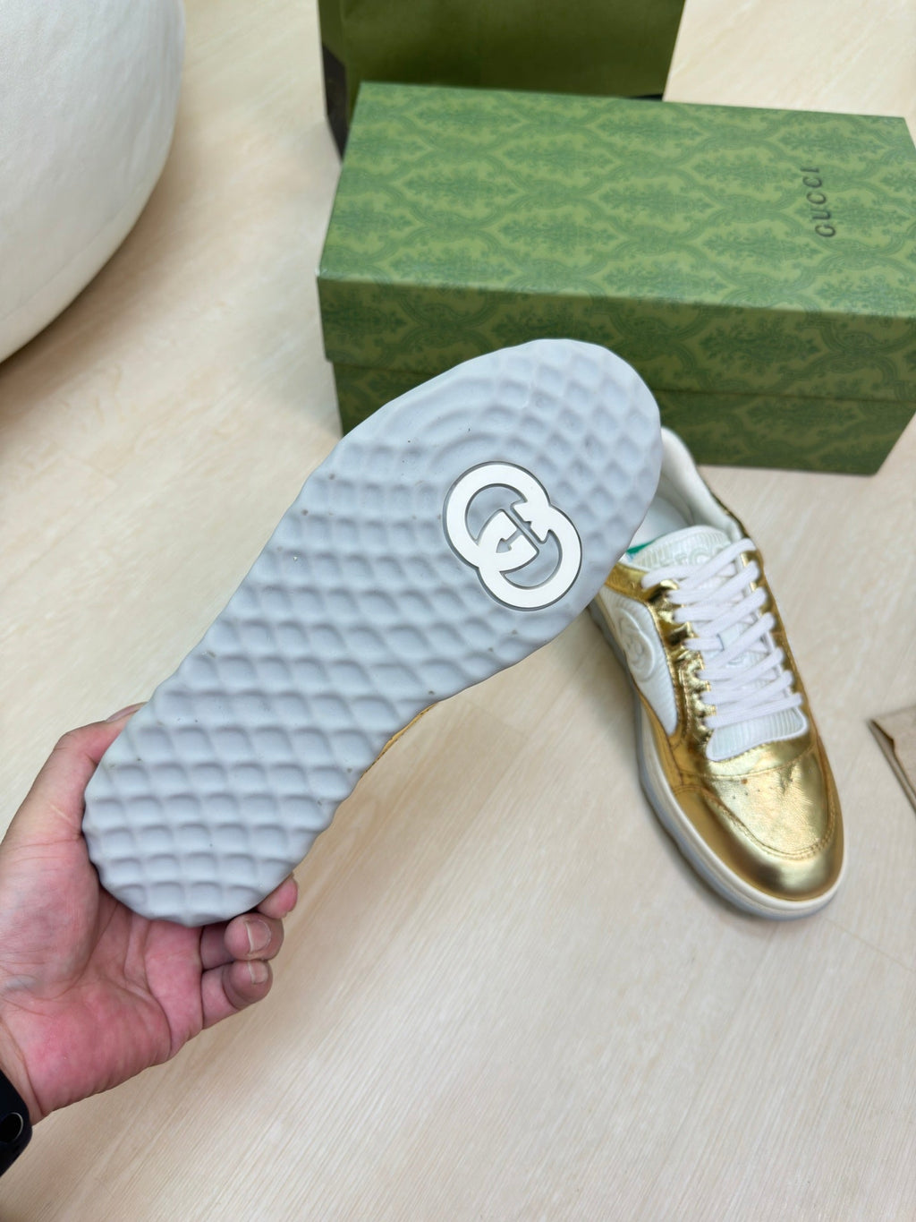 GUCCI INTERLOCKING G SNEAKER GOLD CALFSKIN AND FABRIC