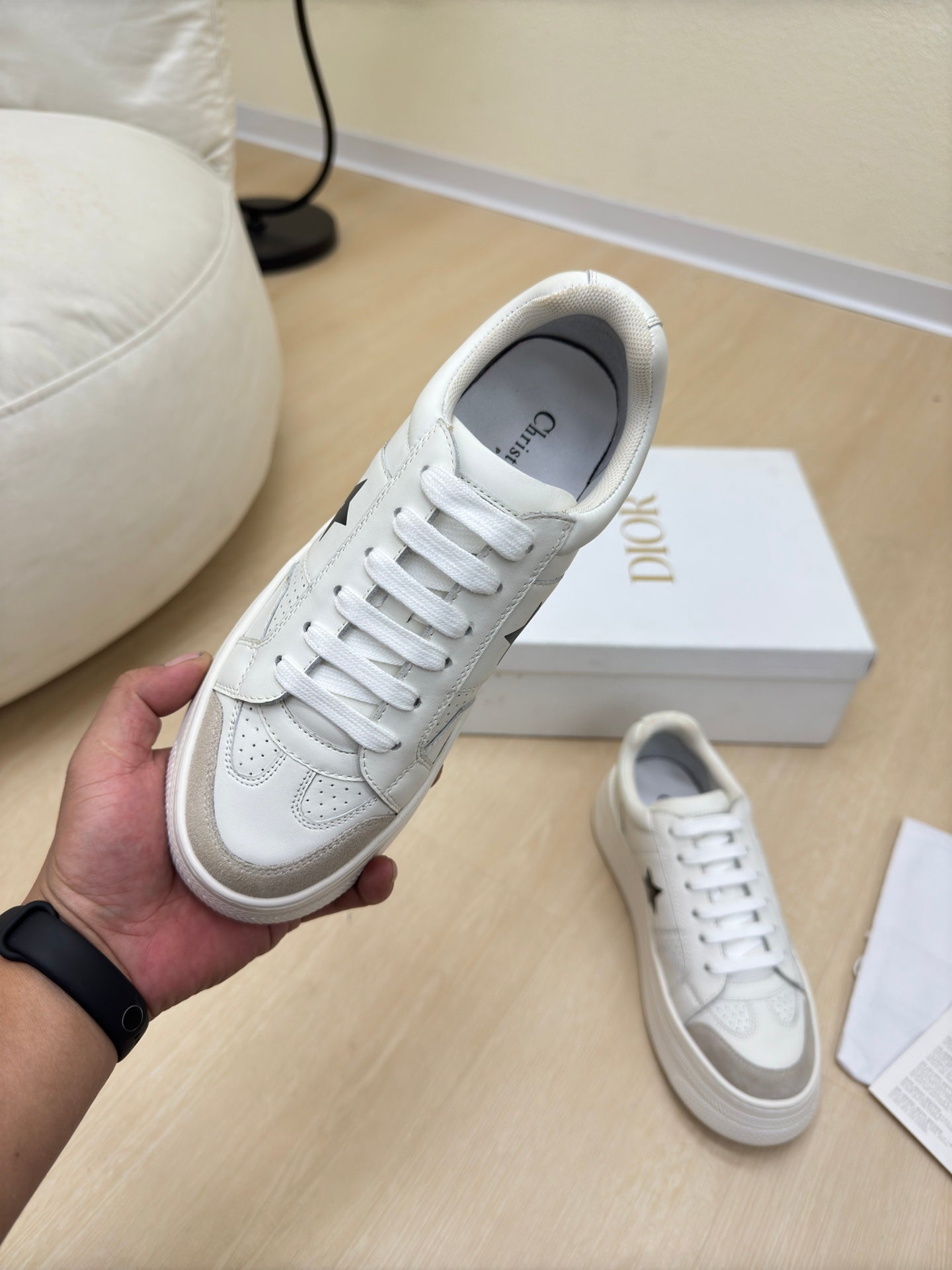 DIOR BLACK STAR PLATFORM SNEAKER IN WHITE CALFSKIN AND SUEDE