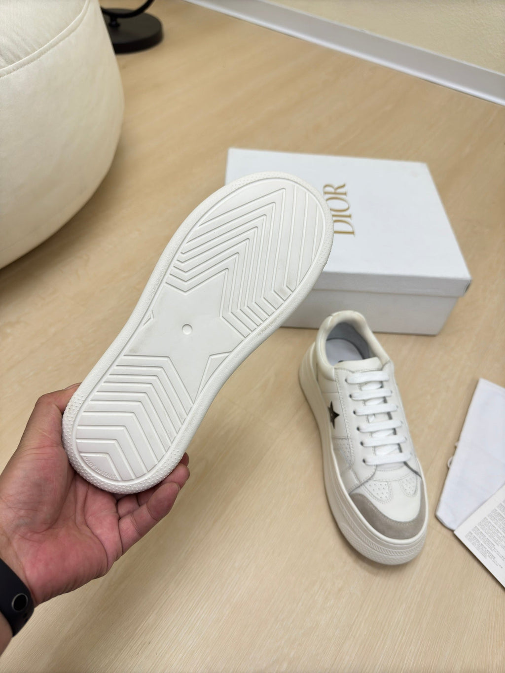 DIOR BLACK STAR PLATFORM SNEAKER IN WHITE CALFSKIN AND SUEDE
