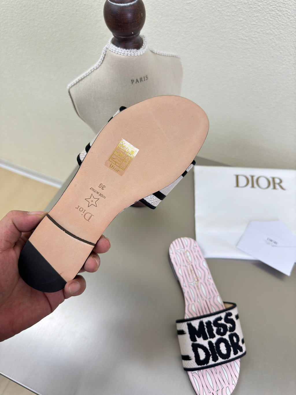 DIOR DWAY SLIDE EMBROIDERED COTTON AND LIGHT PINK MISS  ALLOVER MOTIF