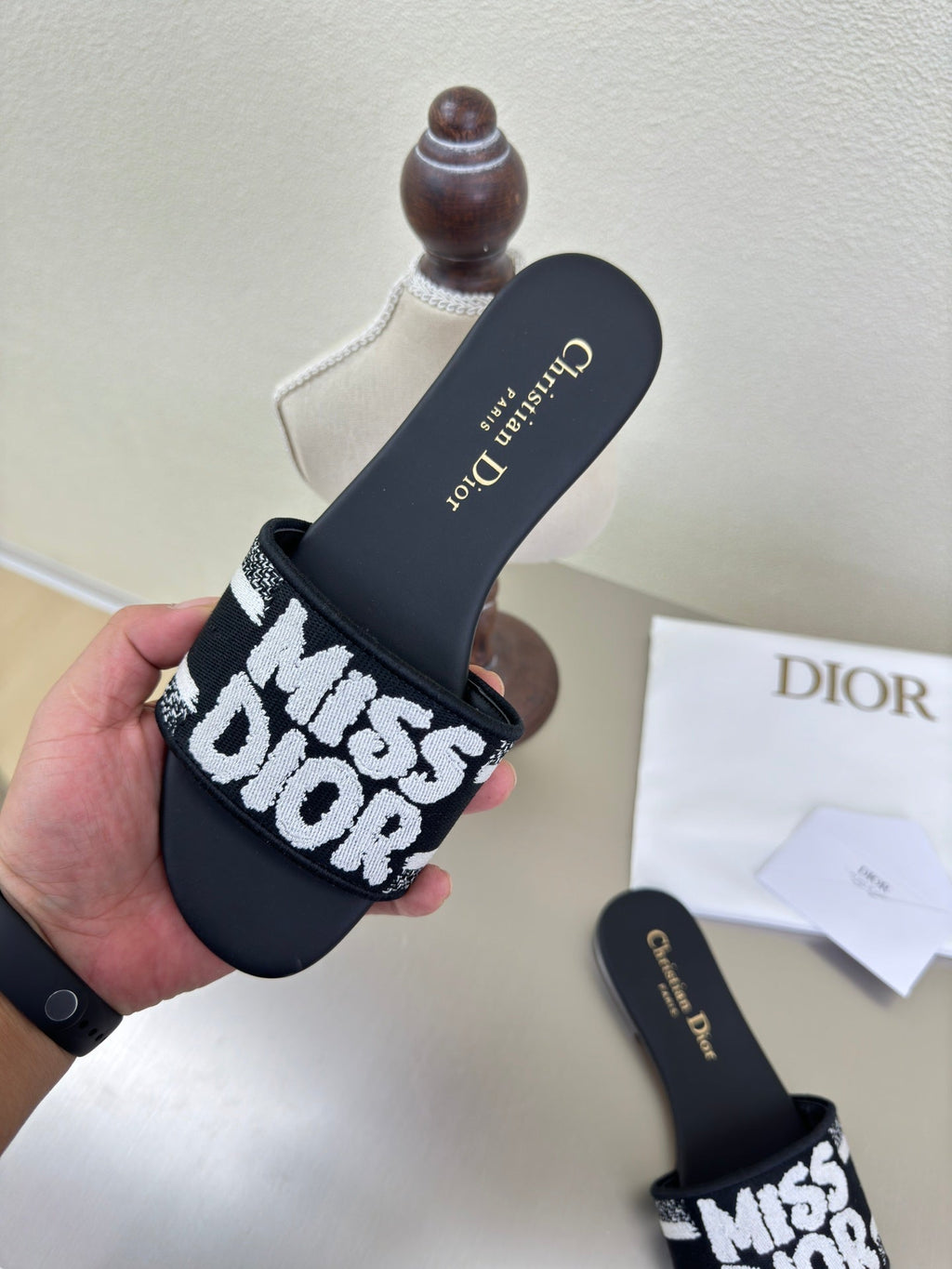 DIOR DWAY SLIDE EMBROIDERED COTTON AND BLACK MISS  ALLOVER MOTIF