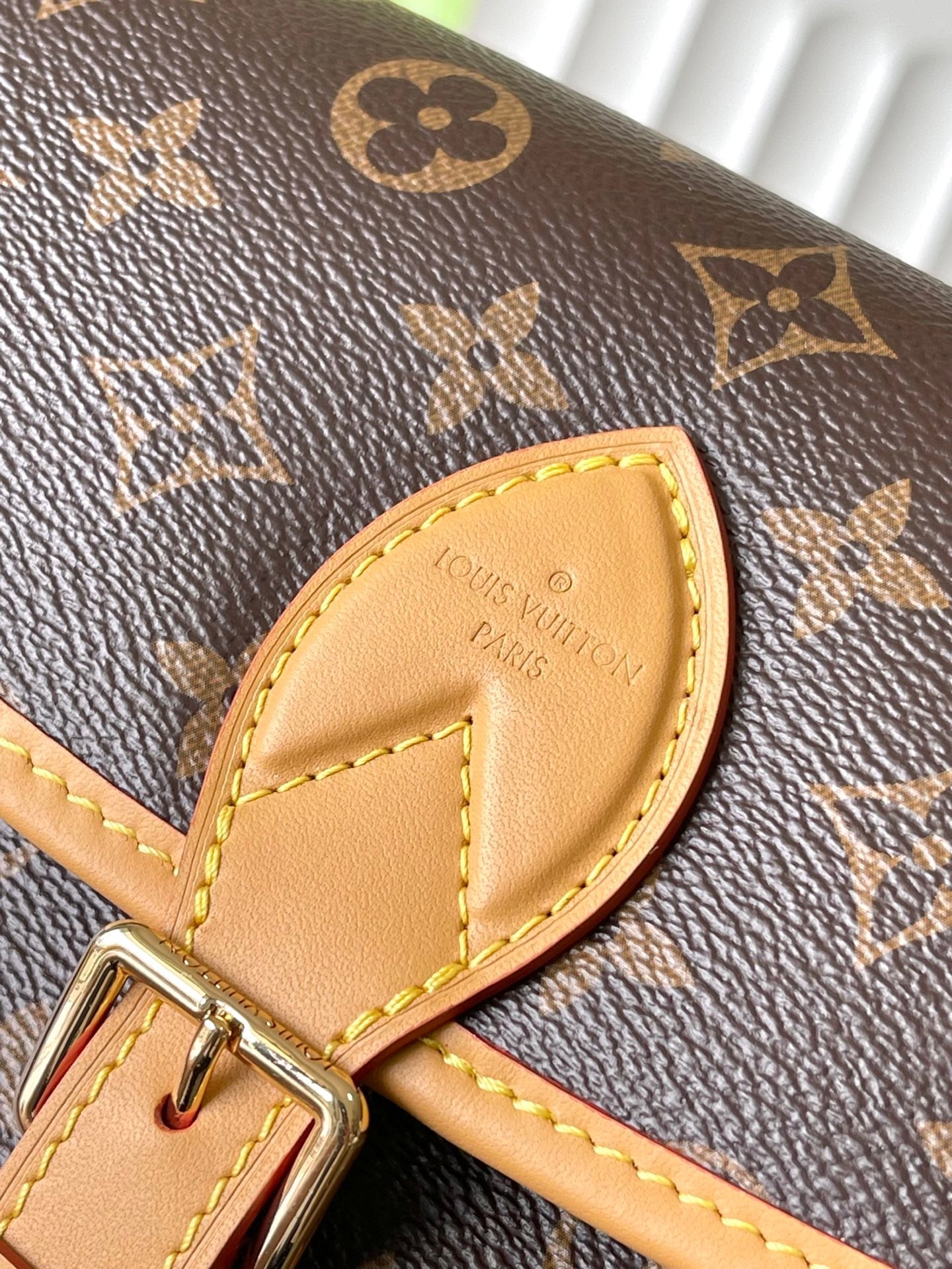 LOUIS VUITTON DIANE 25 IN BROWN MONOGRAM CANVAS TANNED COWHIDE