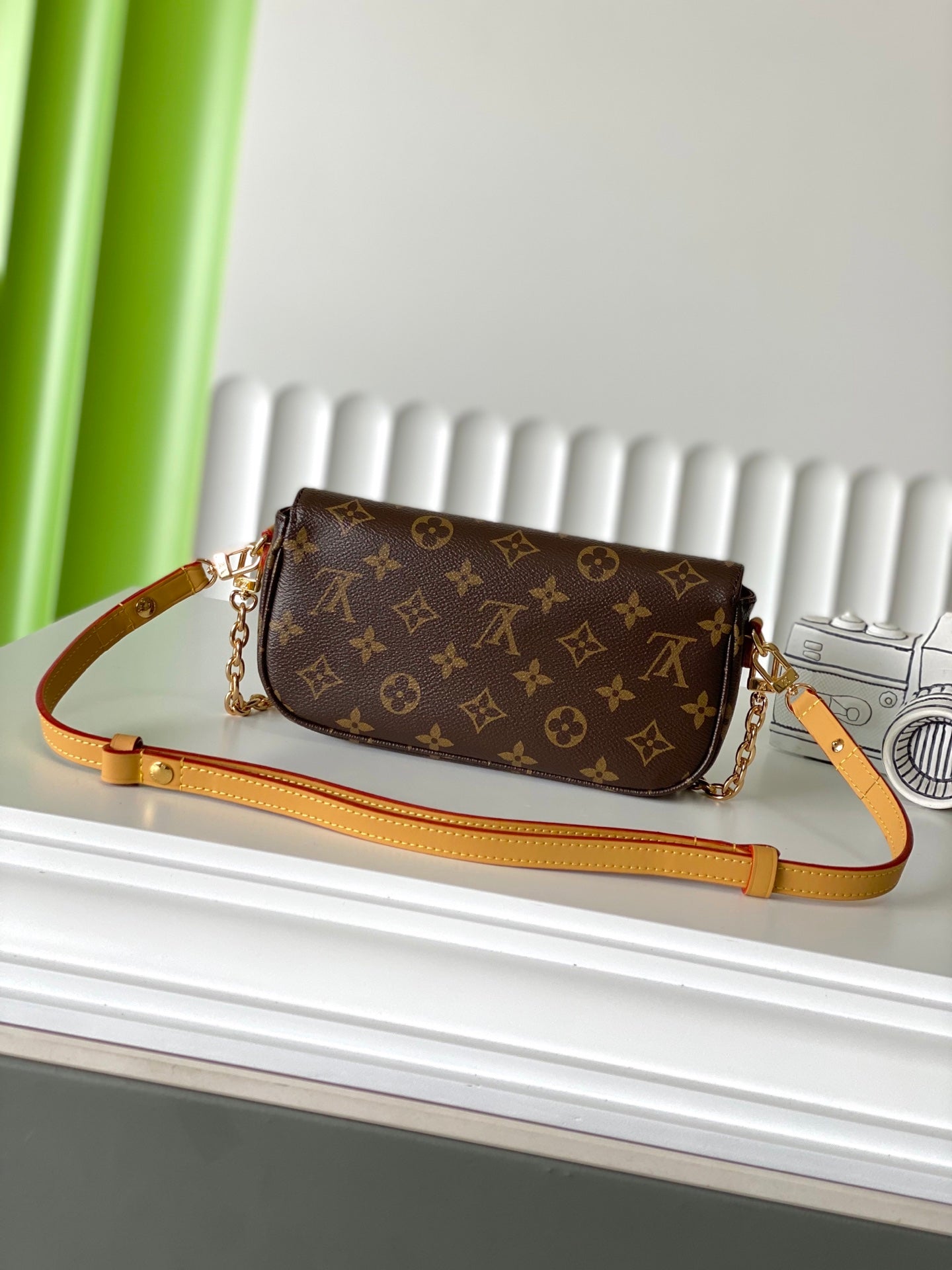 LOUIS VUITTON WALLET ON CHAIN IVY 23.5 IN BROWN MONOGRAM CANVAS GOLD LOCK