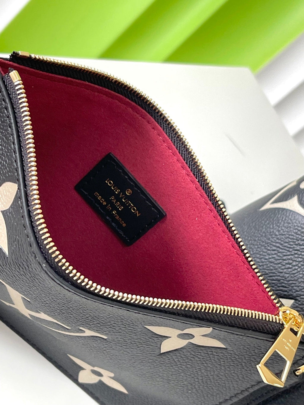 LOUIS VUITTON CRAFTY NEONOE 26 IN BLACK AND CREAM BICOLOR EMPREINTE CALFSKIN