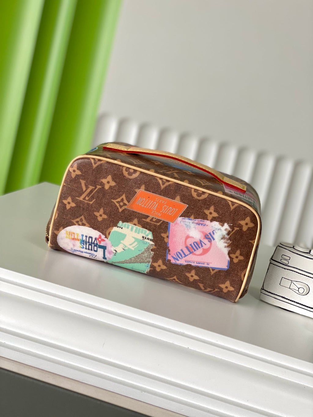 LOUIS VUITTON COMPARTMENTS 24 IN BROWN MONOGRAM CANVAS WITH GOLD LOCK