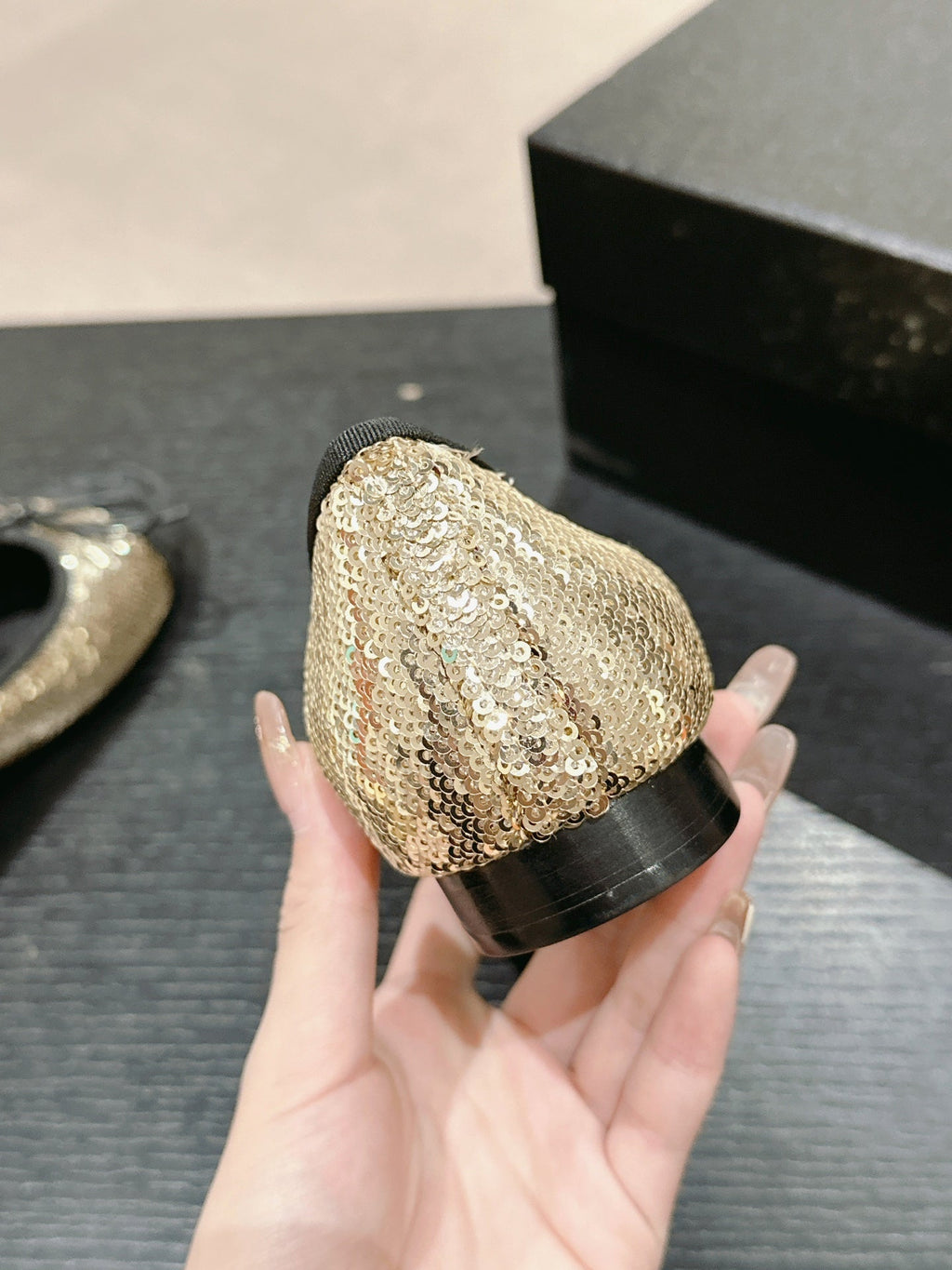 CHANEL BALLET FLATS IN GOLDEN GLITTERED TULLE AND BLACK SATIN