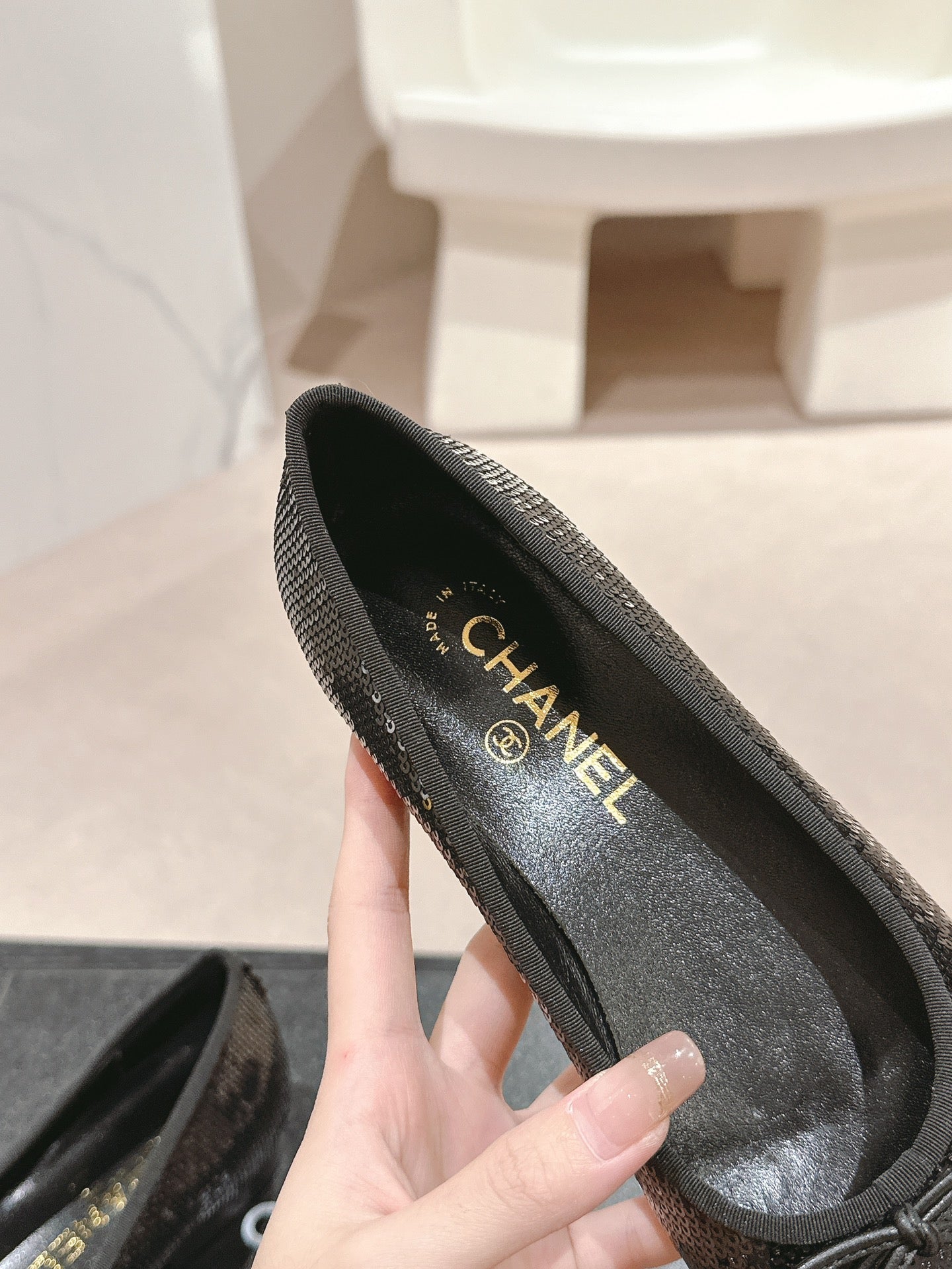 CHANEL BALLET FLATS IN BLACK GLITTERED TULLE AND SATIN