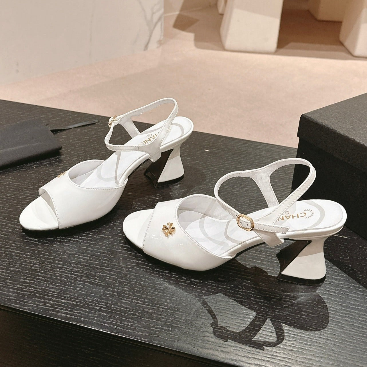 CHANEL HIGH HEELS SANDAL IN WHITE LAMBSKIN
