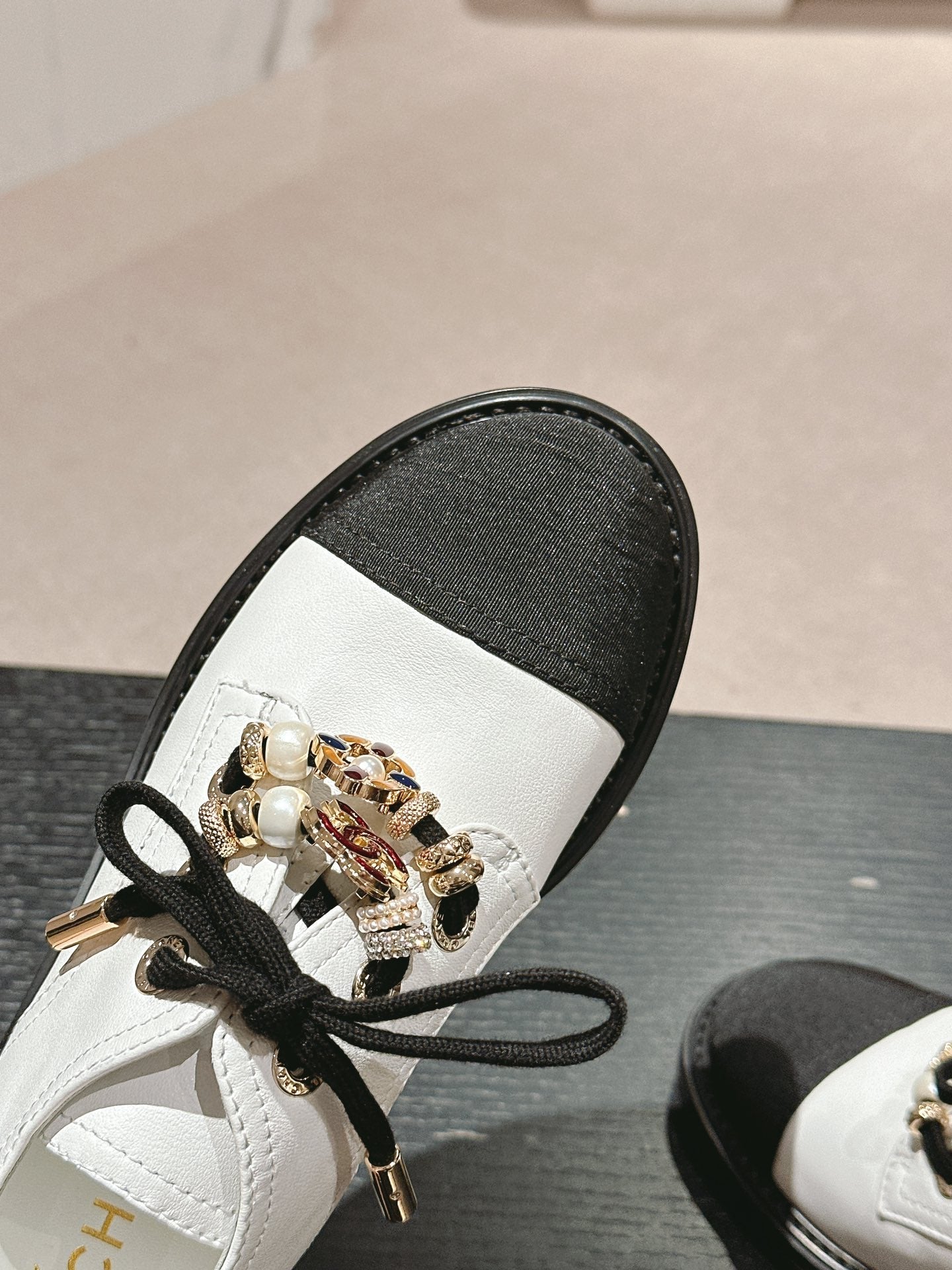 CHANEL OXFORD SHOES WHITE MIX BLACK SHEEPSKIN
