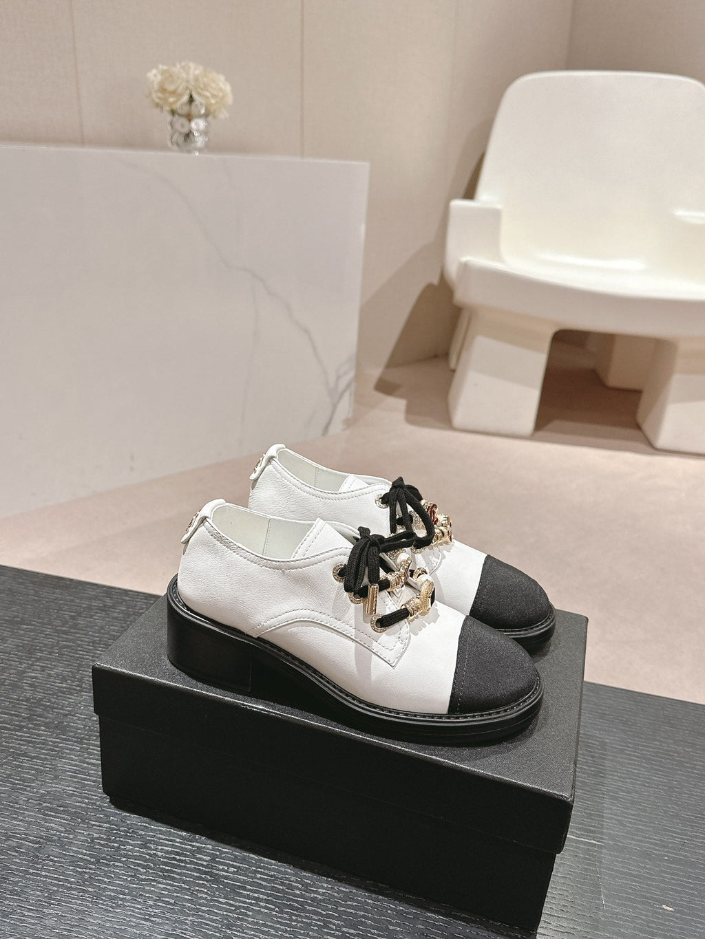 CHANEL OXFORD SHOES WHITE MIX BLACK SHEEPSKIN