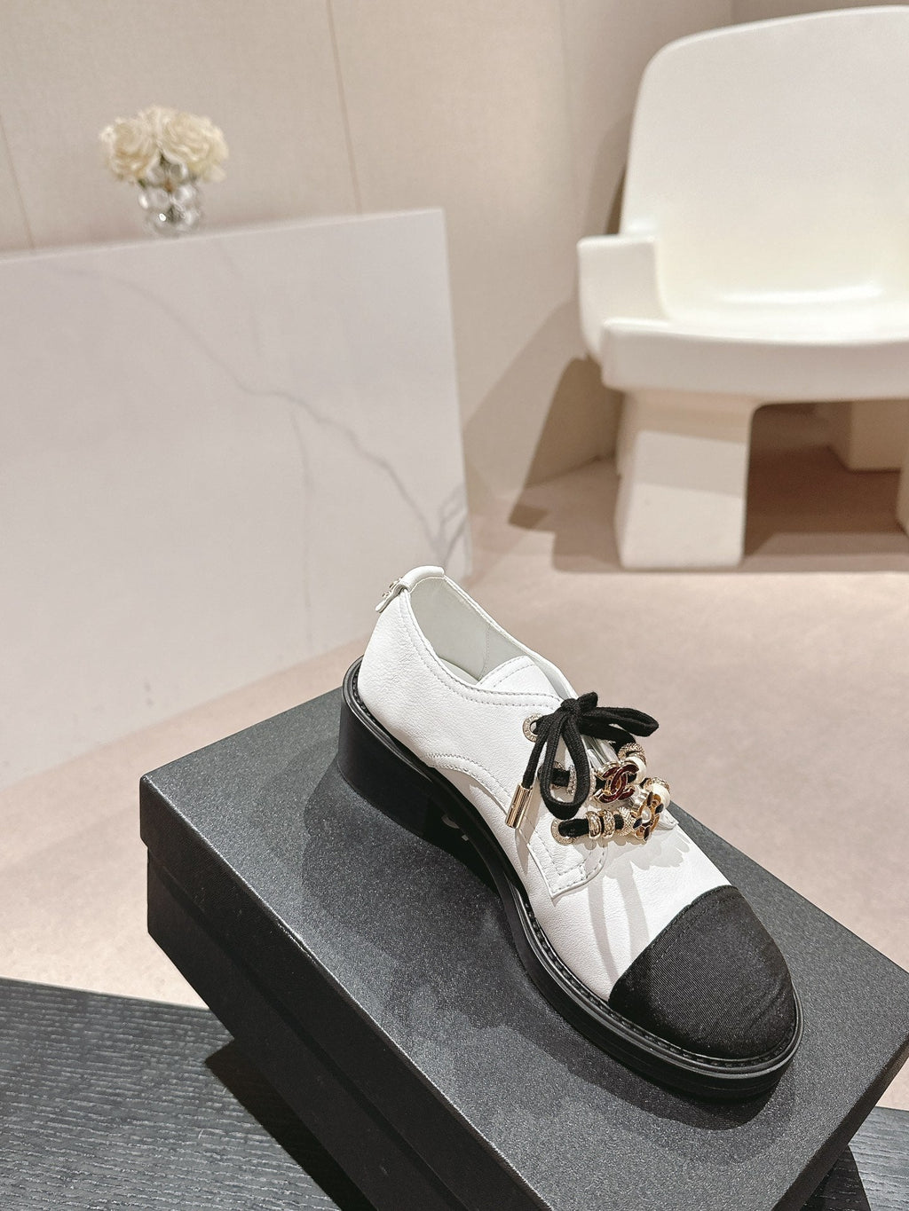 CHANEL OXFORD SHOES WHITE MIX BLACK SHEEPSKIN