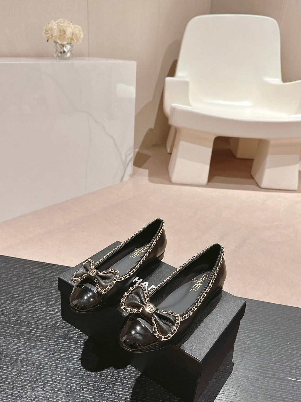 CHANEL BOWKNOT BALLET FLAT IN BLACK SHEEPSKIN