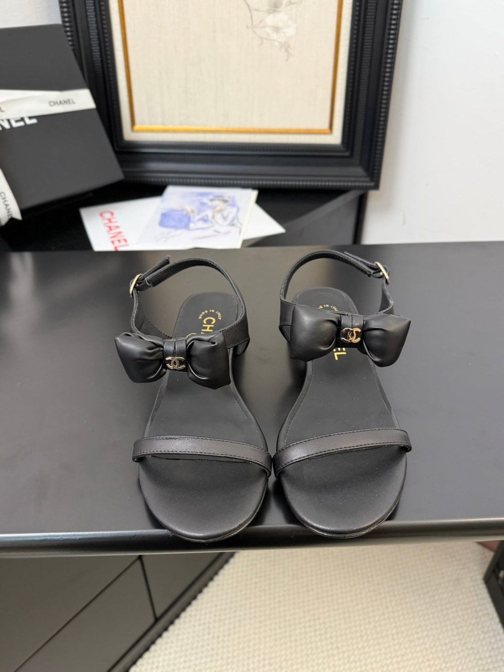 CHANEL FLAT SANDALS 5 MM IN BLACK CALFSKIN