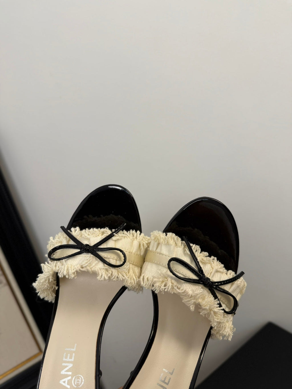 CHANEL WHITE GROSGRAIN CANVAS BOW MULE SANDALS 90 MM