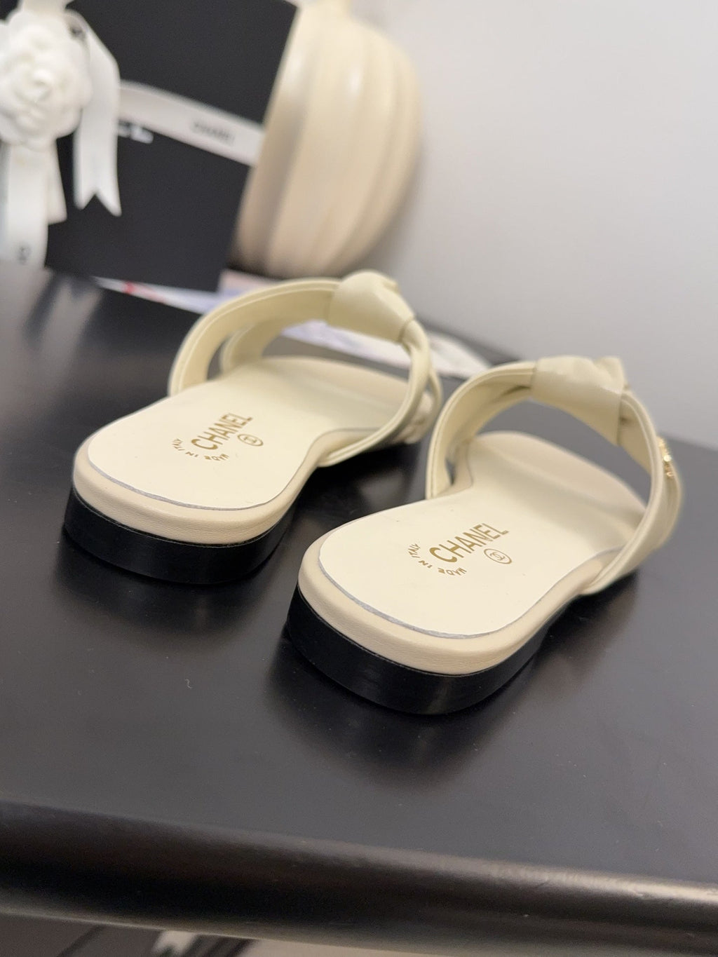 CHANEL LACE MULE 2 CM IN WHITE CREAM LAMBSKIN