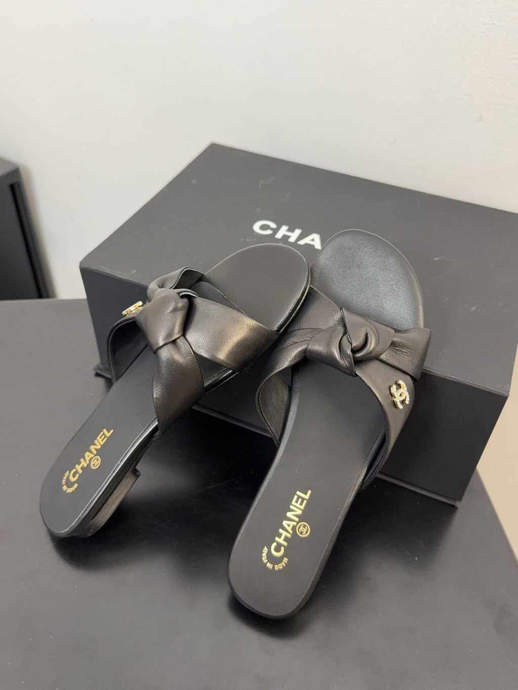 CHANEL LACE MULE 2 CM IN BLACK LAMBSKIN