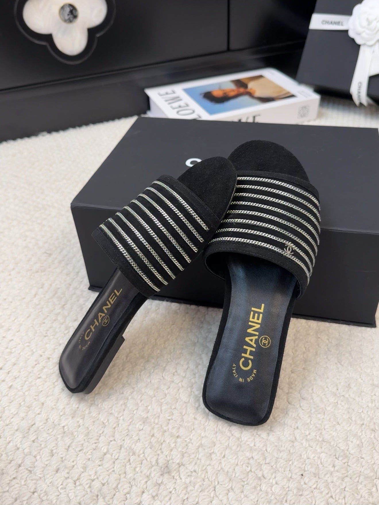CHANEL FLAT SLIDE IN BLACK SUEDE WITH SILVER CHAIN