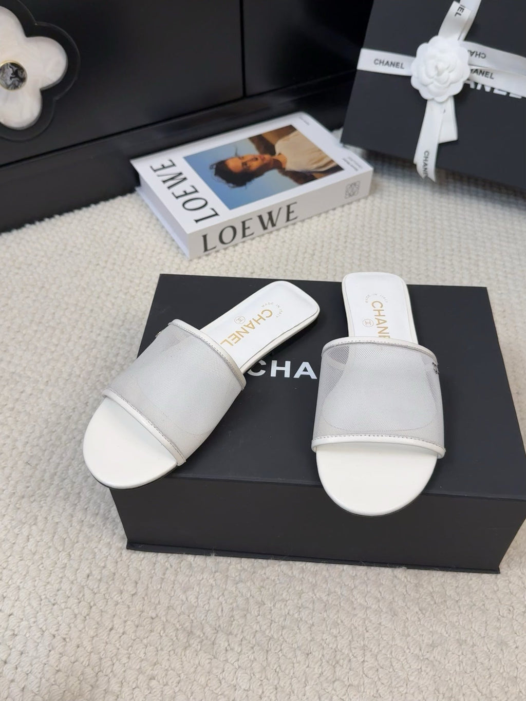 CHANEL FLAT SLIDE IN WHITE MESH AND SUEDE