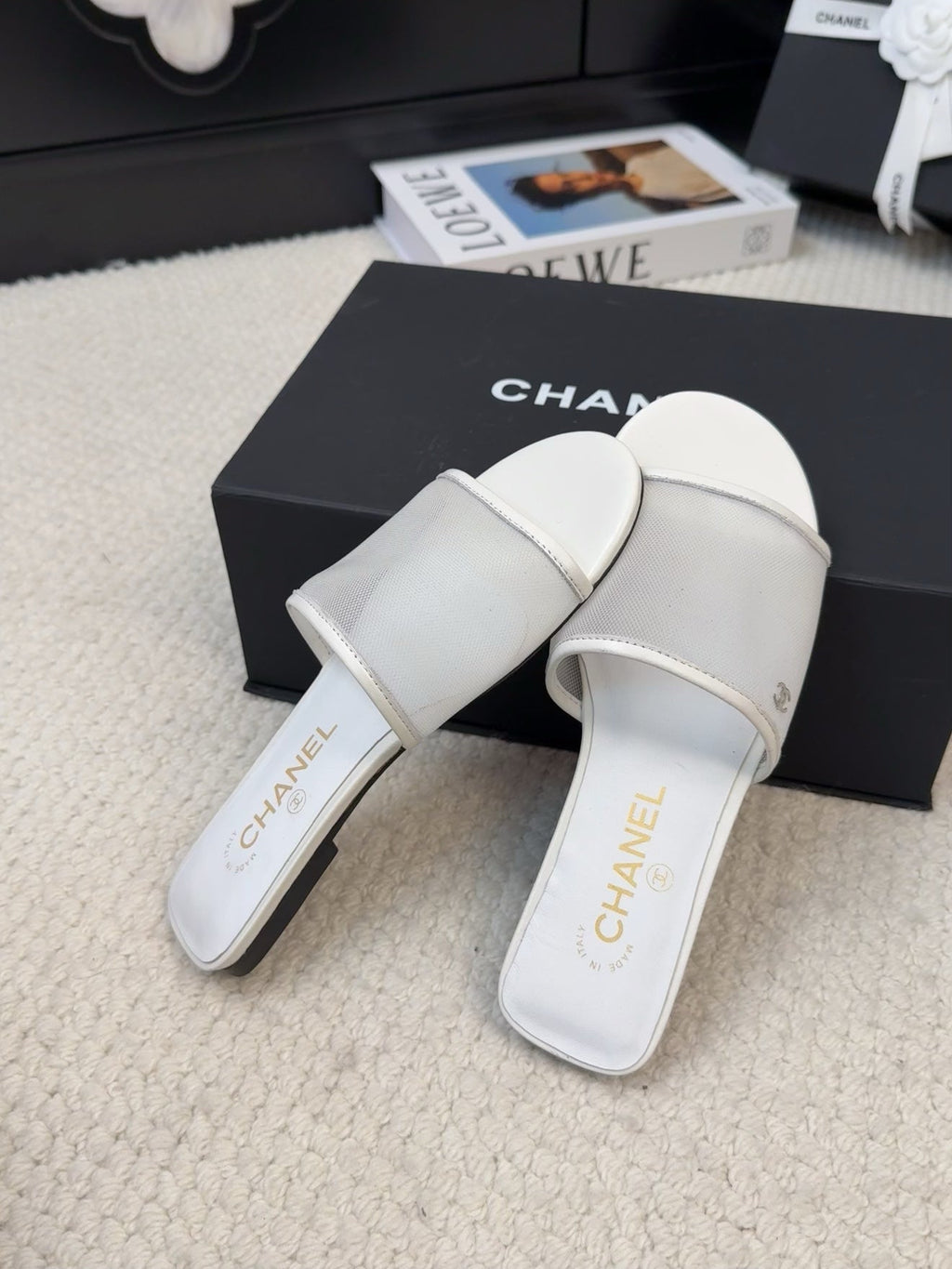CHANEL FLAT SLIDE IN WHITE MESH AND SUEDE