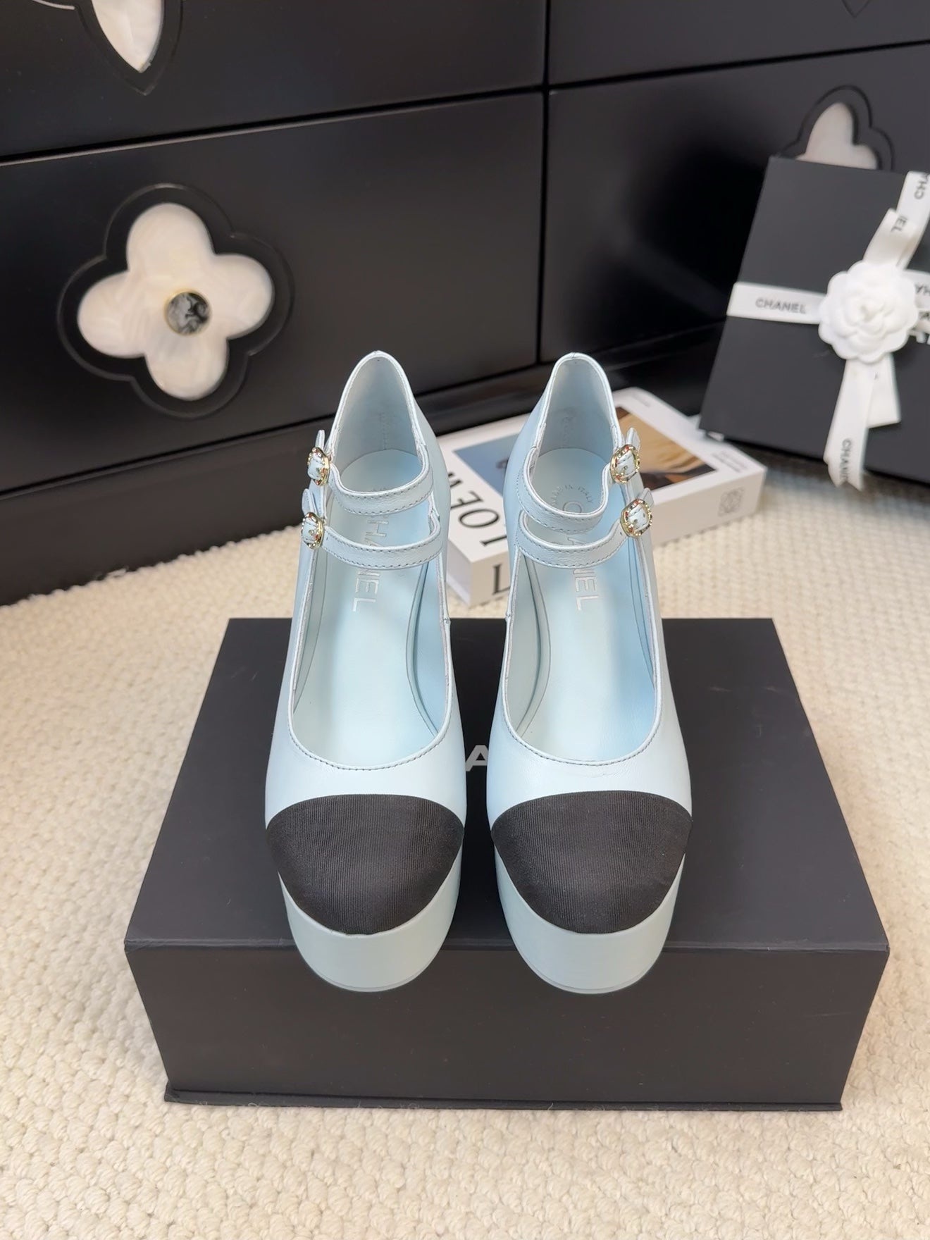 CHANEL FLATFORM SANDAL IN LIGHT BLUE CALFSKIN AND BLACK FABRIC