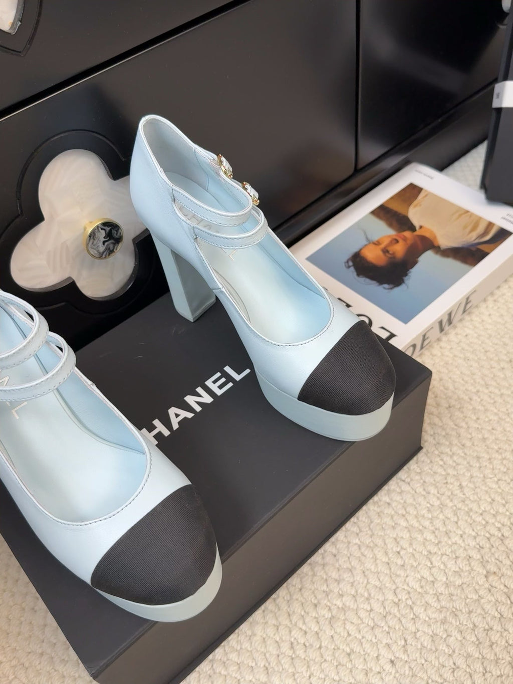CHANEL FLATFORM SANDAL IN LIGHT BLUE CALFSKIN AND BLACK FABRIC