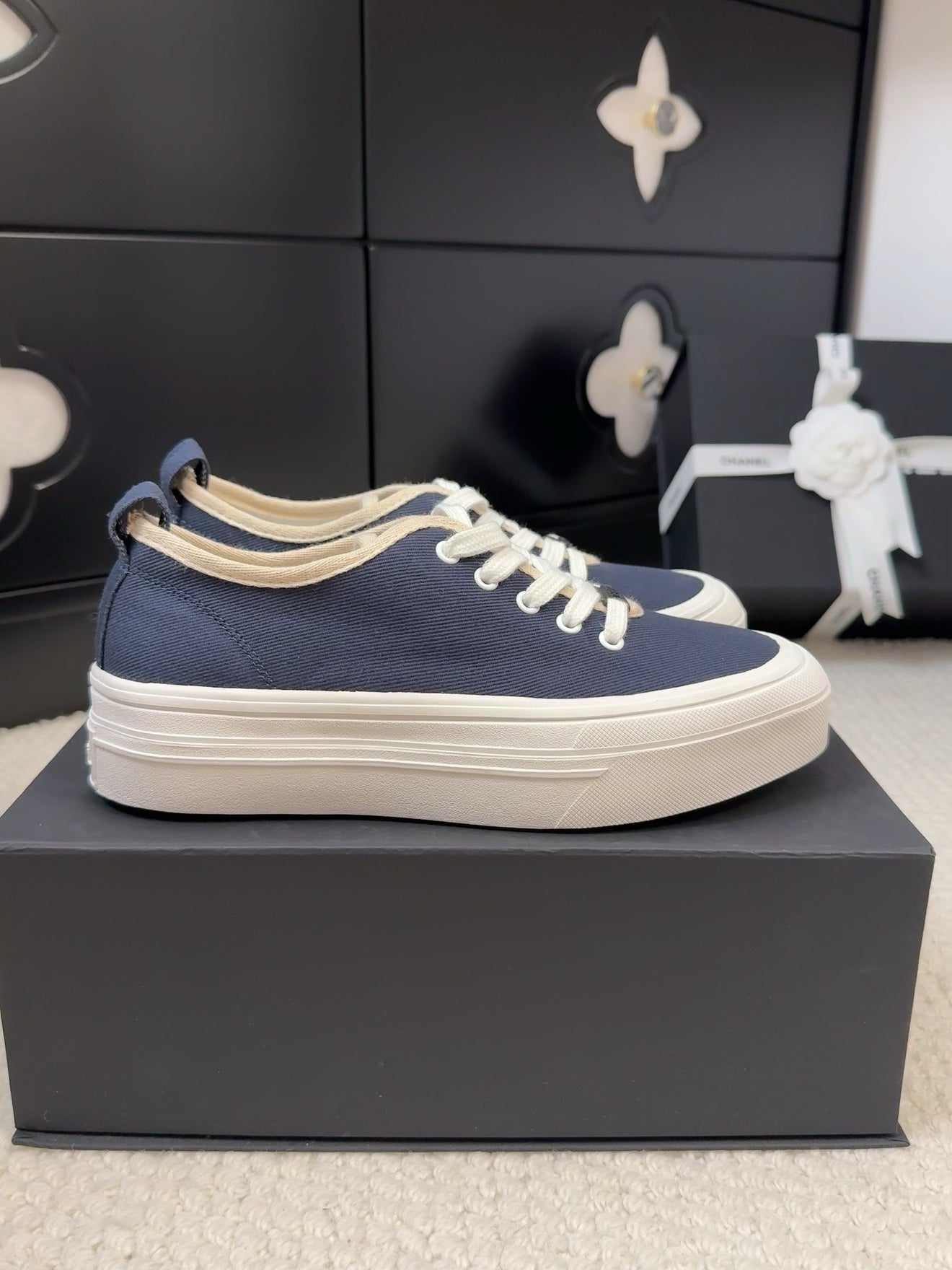 CHANEL TRAINERS SHOES IN NAVY BLUE FABRIC