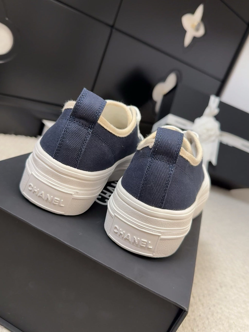 CHANEL TRAINERS SHOES IN NAVY BLUE FABRIC