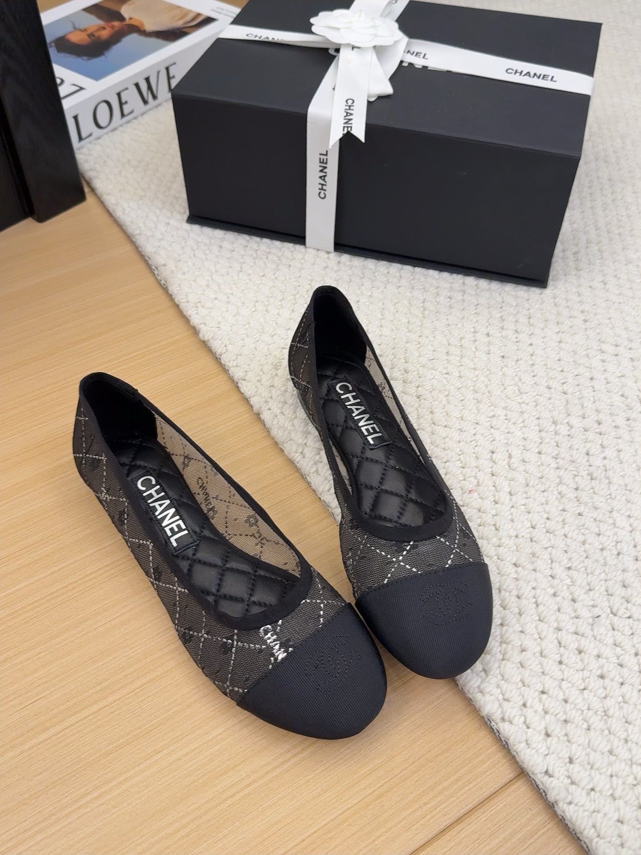 CHANEL BALLET FLAT IN BLACK FABRIC AND MESH