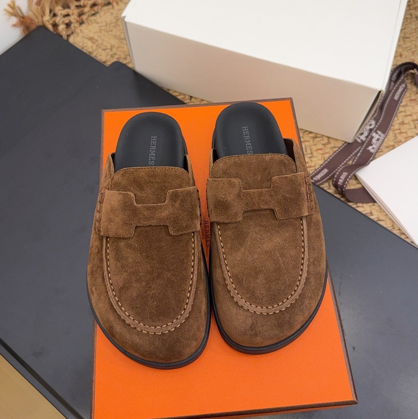 HERMES 25S MULE IN BROWN SUEDE
