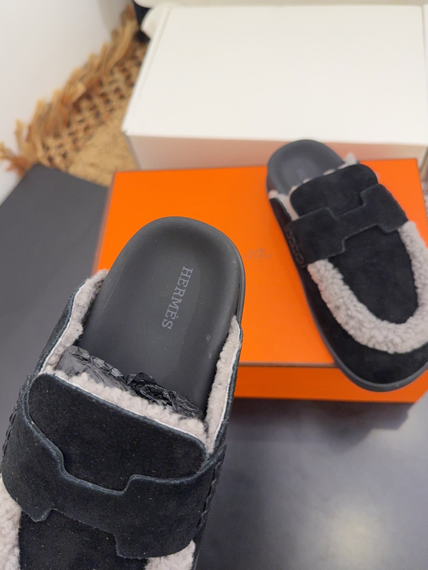 HERMES 25S MULE IN BLACK SUEDE MIX GREY SHEARLING