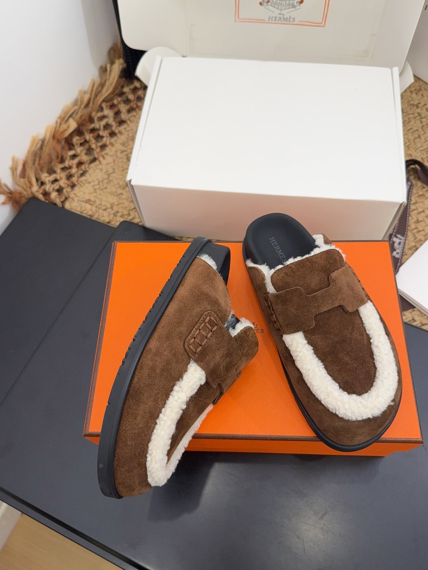 HERMES 25S MULE IN DARK BROWN SUEDE MIX SHEARLING