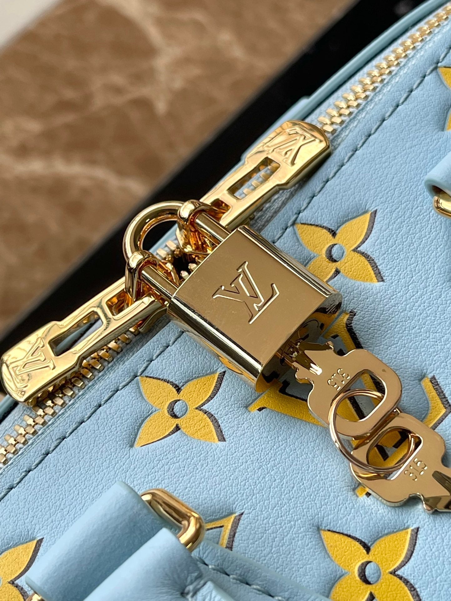 LOUIS VUITTON SPEEDY BANDOULIÈRE 20 IN SKY YELLOW MONOGRAM CALFSKIN GOLD BUCKLE