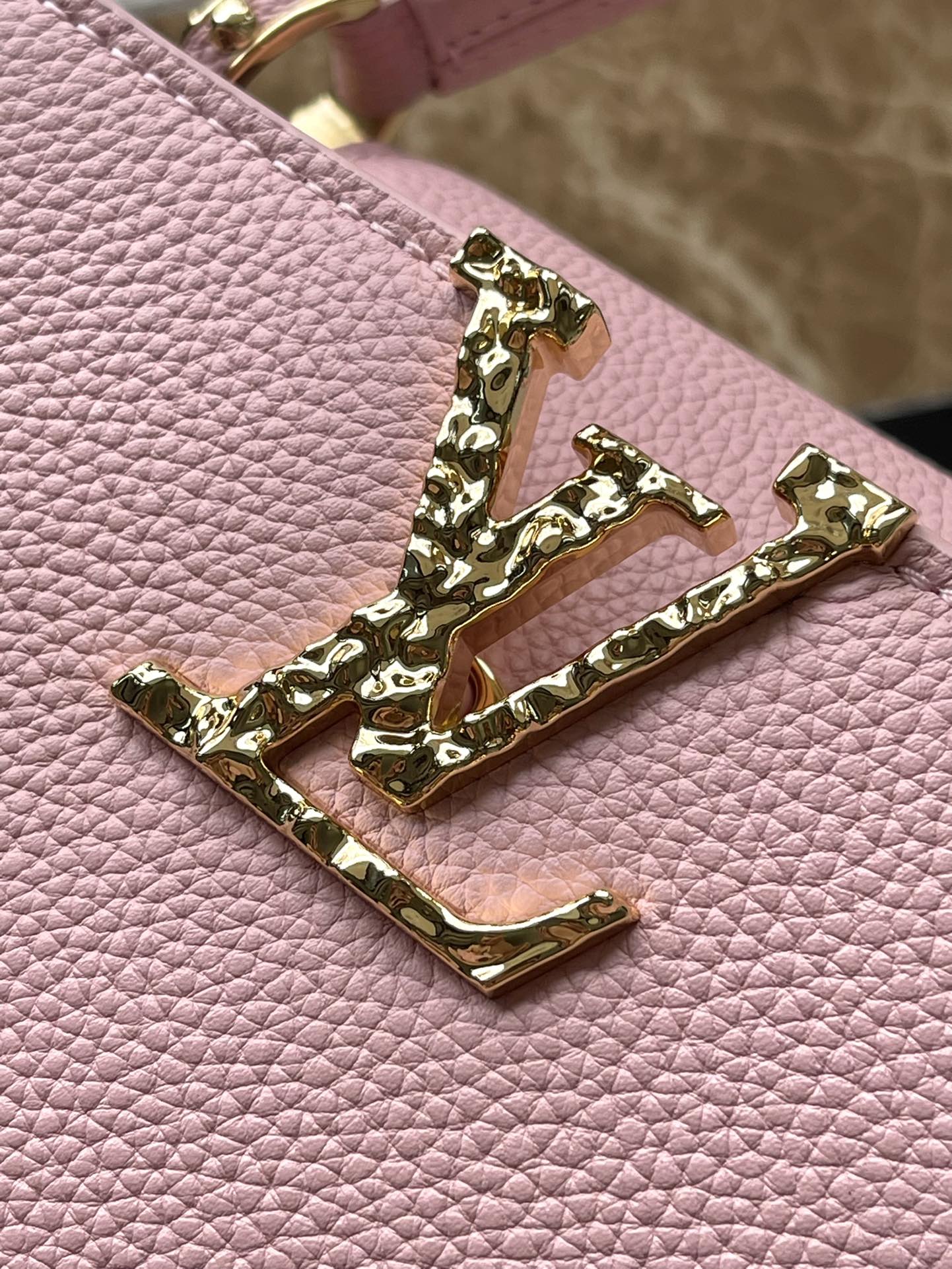 LOUIS VUITTON CAPUCINES EAST-WEST MINI 22 IN BLUSH PINK CALFSKIN GOLD HARDWARE